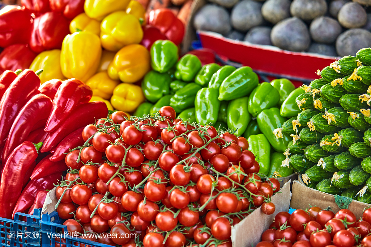 农贸市场的新鲜有机蔬菜